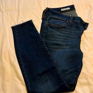 Kut from the Kloth Carlo skinny ankle jeans. Size 8